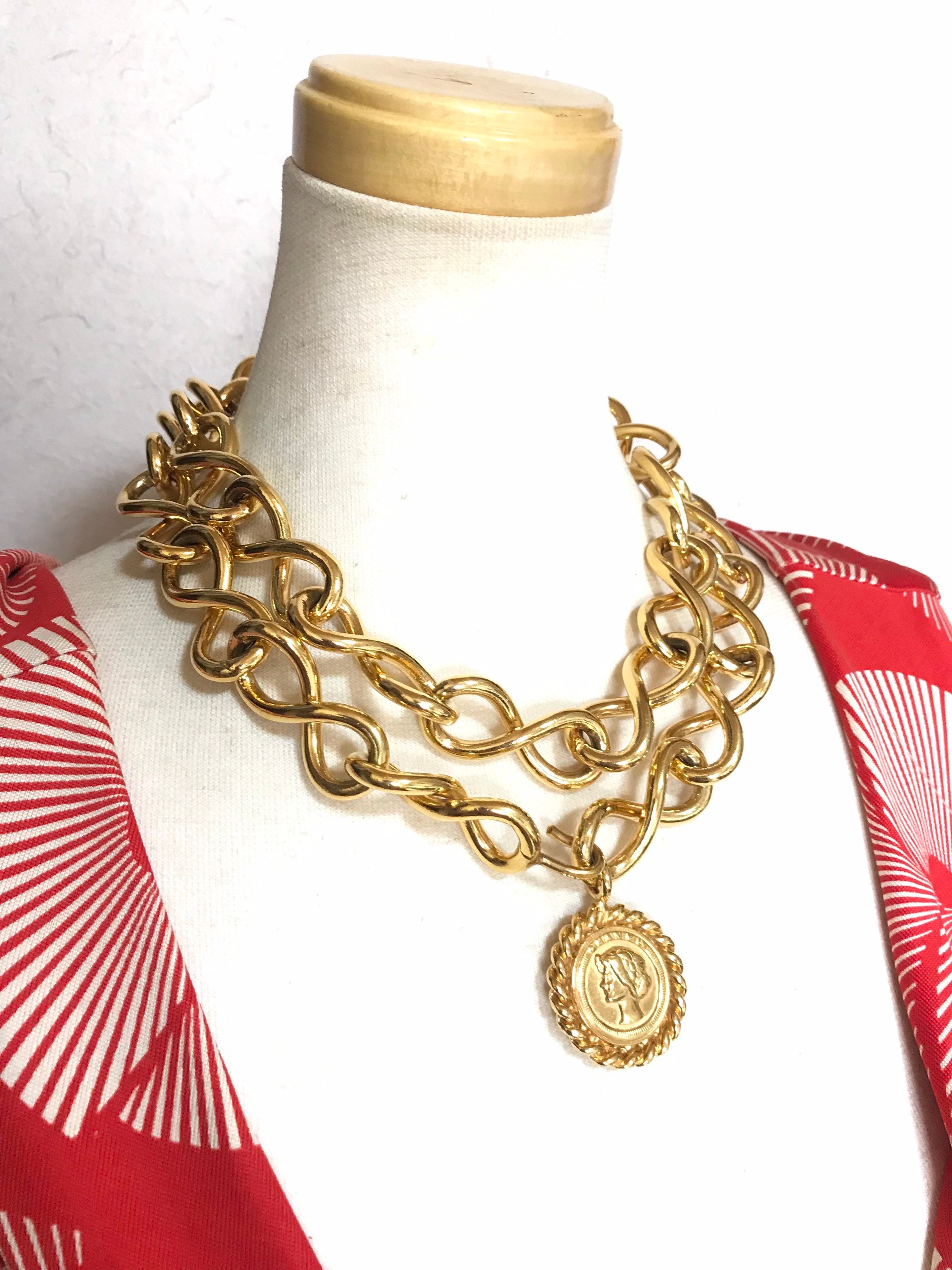 MINT. Vintage CHANEL Gold Chain Belt — Mademoiselle & CC  display picture 1