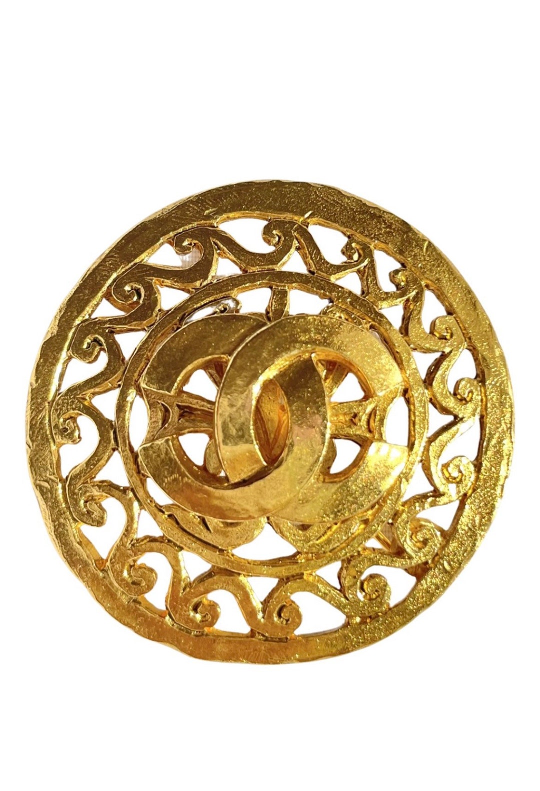 1990s. Vintage CHANEL Round Brooch — Wave Arabesque Design With CC