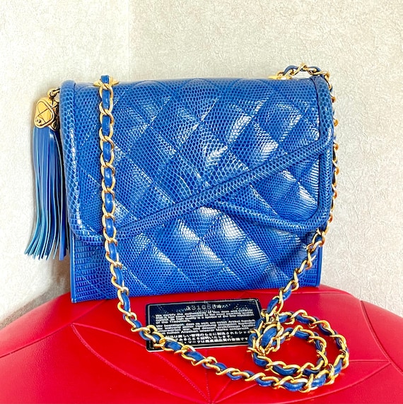 MINT. Vintage CHANEL blue lambskin chain shoulder clutch bag with larg –  eNdApPi ***where you can find your favorite designer  vintages..authentic, affordable, and lovable.