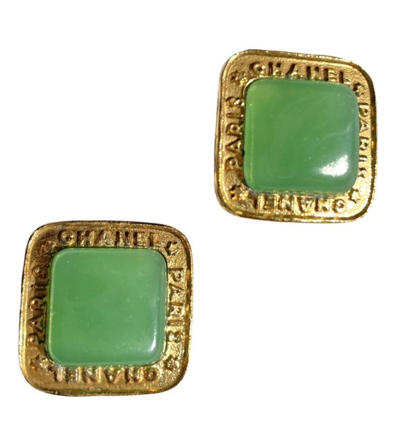 Auth Vintage CHANEL CC Logo Around Green Gripoix Clip On Earrings Gold 95A  F/S