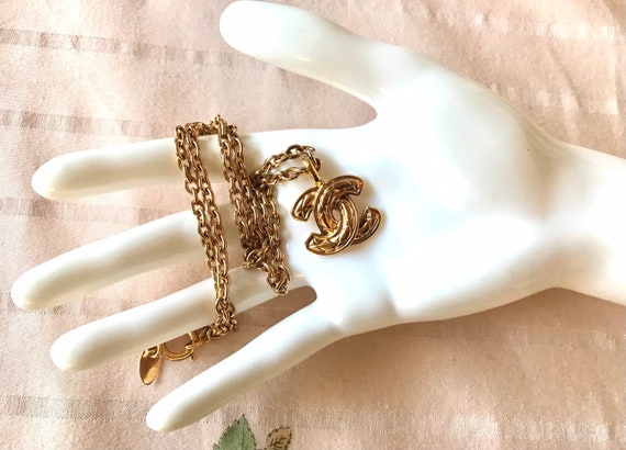 Vintage CHANEL Classic Chain Necklace With Mini Matelasse CC -  Finland