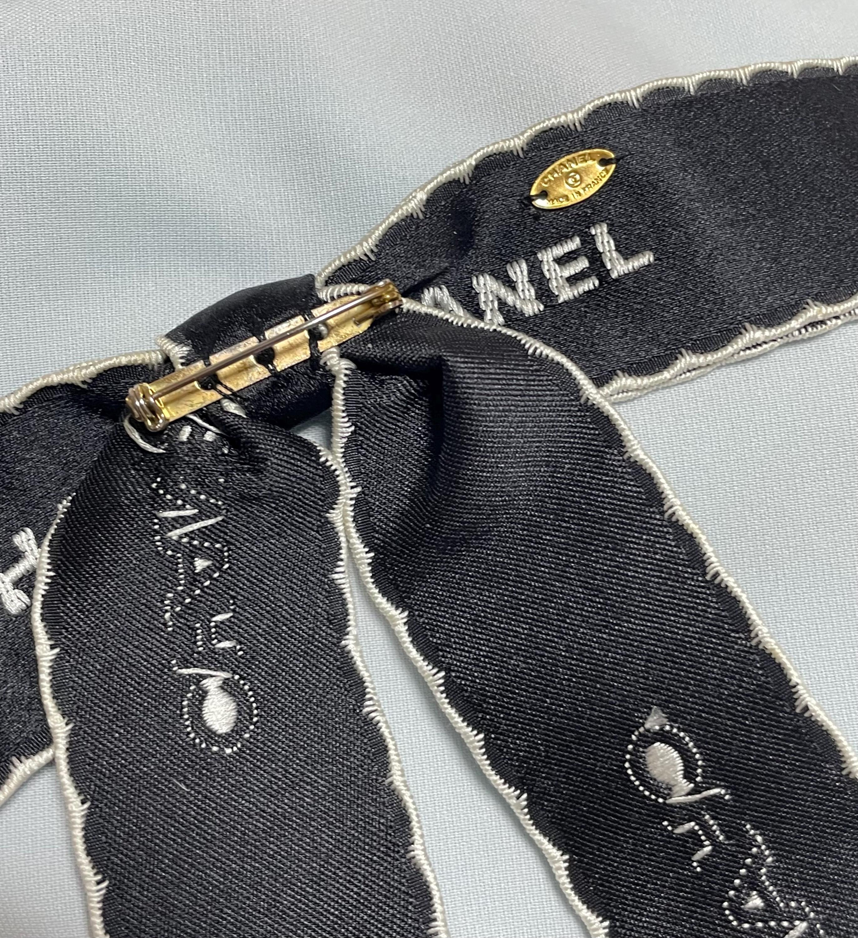 Vintage CHANEL Black and White Bow Brooch in Satin Ribbon 