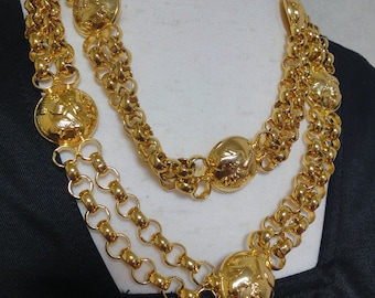 Vintage Salvatore Ferragamo chain belt with golden round charms of shoes. Can be worn as a necklace. 070324k2y
