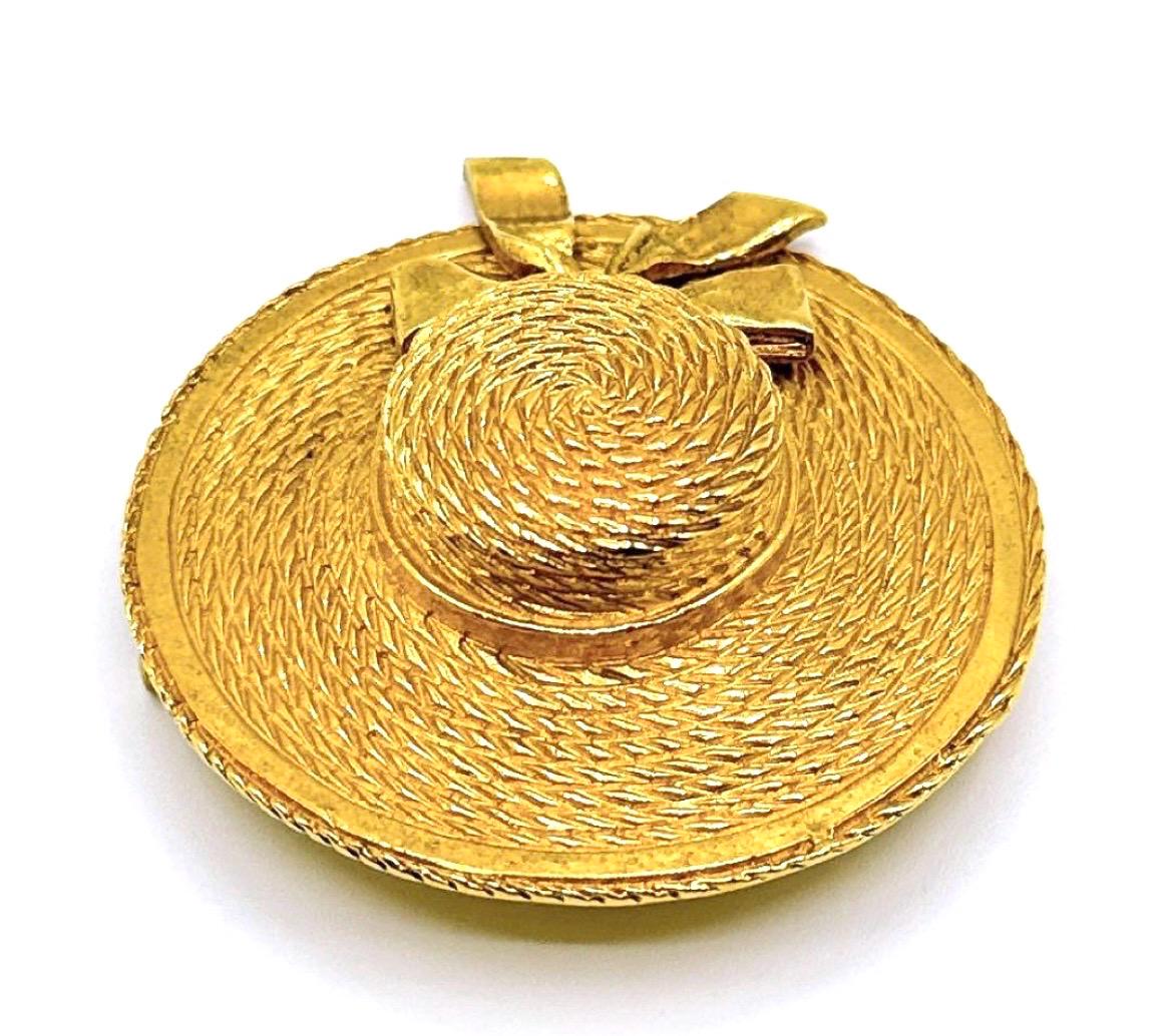 1990s Vintage CHANEL Hat-shaped Gold Brooch | Bow Detail  display picture 3