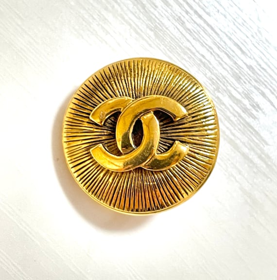 1990s Vintage CHANEL Round CC Sunburst Brooch | Classic Gold Tone