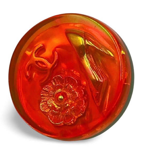 CHANEL オーロラ パーツ Vintage CHANEL Orange Aurora Earrings. Iconic Charm Inclusions