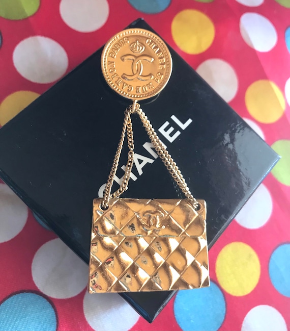 Buy MINT. Vintage CHANEL Gold Tone Brooch With 2.55 Classic Purse Online in  India 