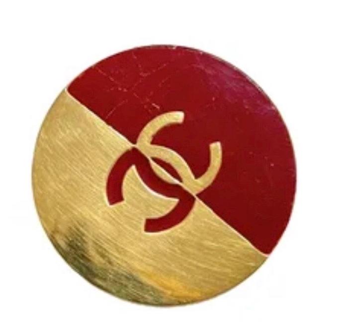 Vintage CHANEL Red and Gold Round CC Brooch — Geometric Mod  display picture 3