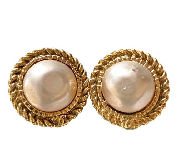 CHANEL Vintage Classic Braided Gilt Metal Pearl Clip-On Earrings Circa  1980s - Chelsea Vintage Couture