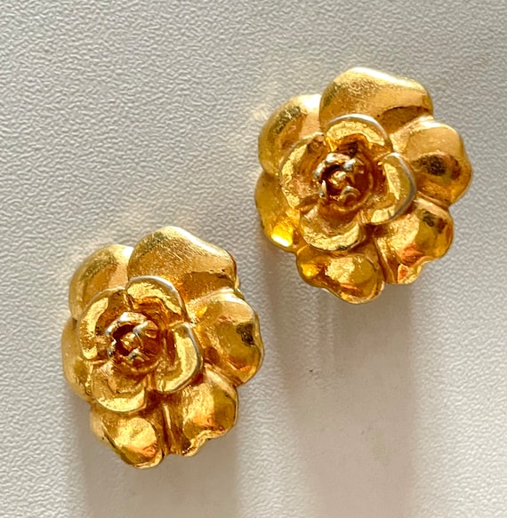 Vintage Chanel golden camellia flower earrings. Cl