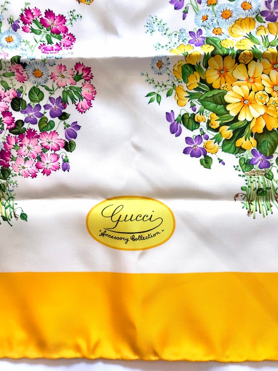 Vintage Gucci classic yellow scarf with multicolo… - image 4