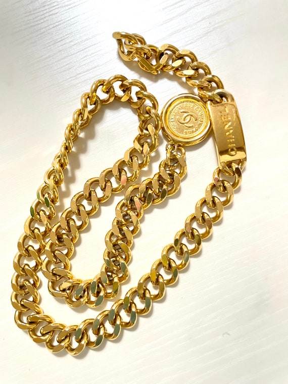 CHANEL THICK CHAIN LOGO PLATE GOLD BELT NECKLACE WITH CHARM MEDALLION