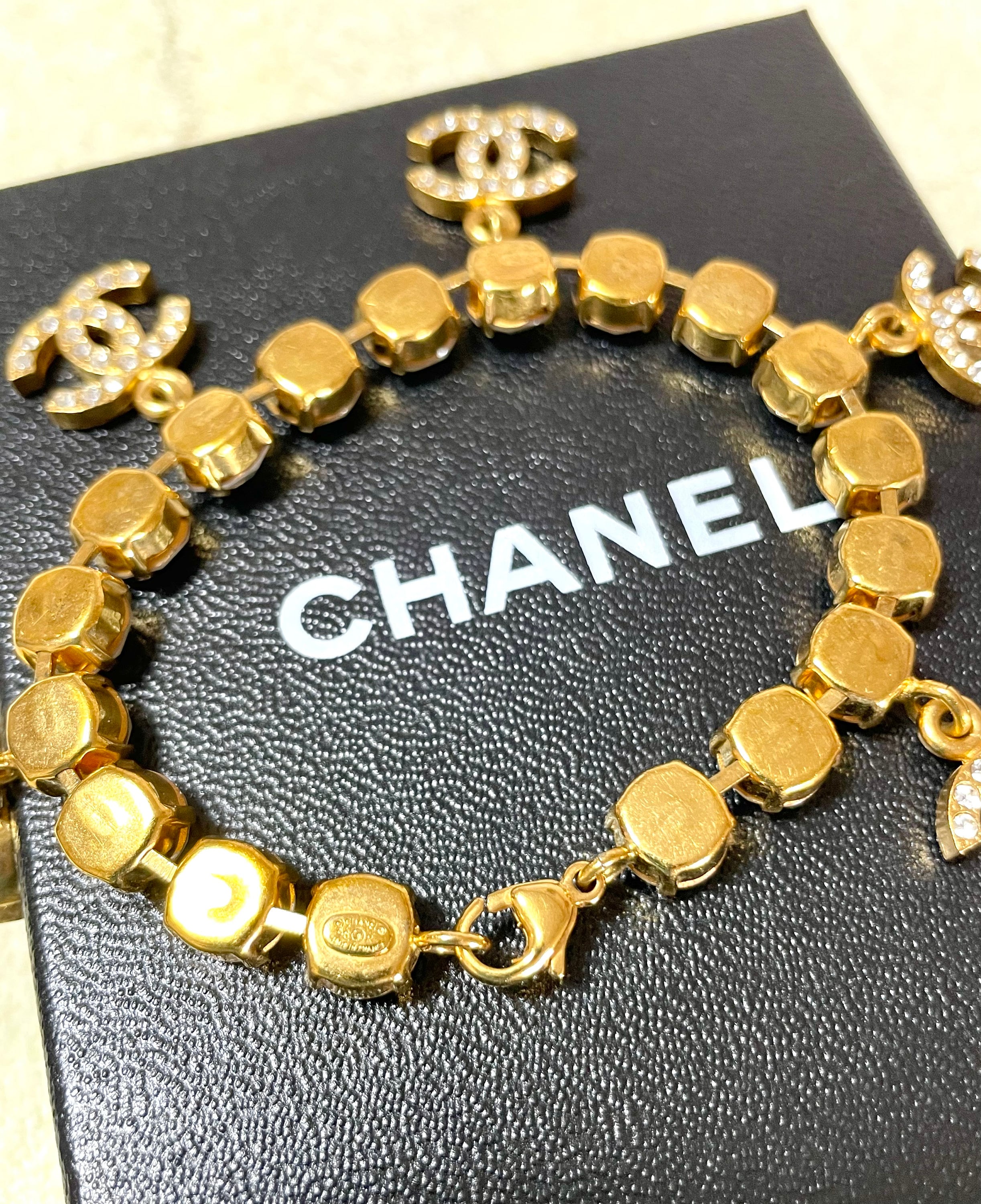 Chanel 1995 Heart Clover Bracelet Gold 95P – AMORE Vintage Tokyo