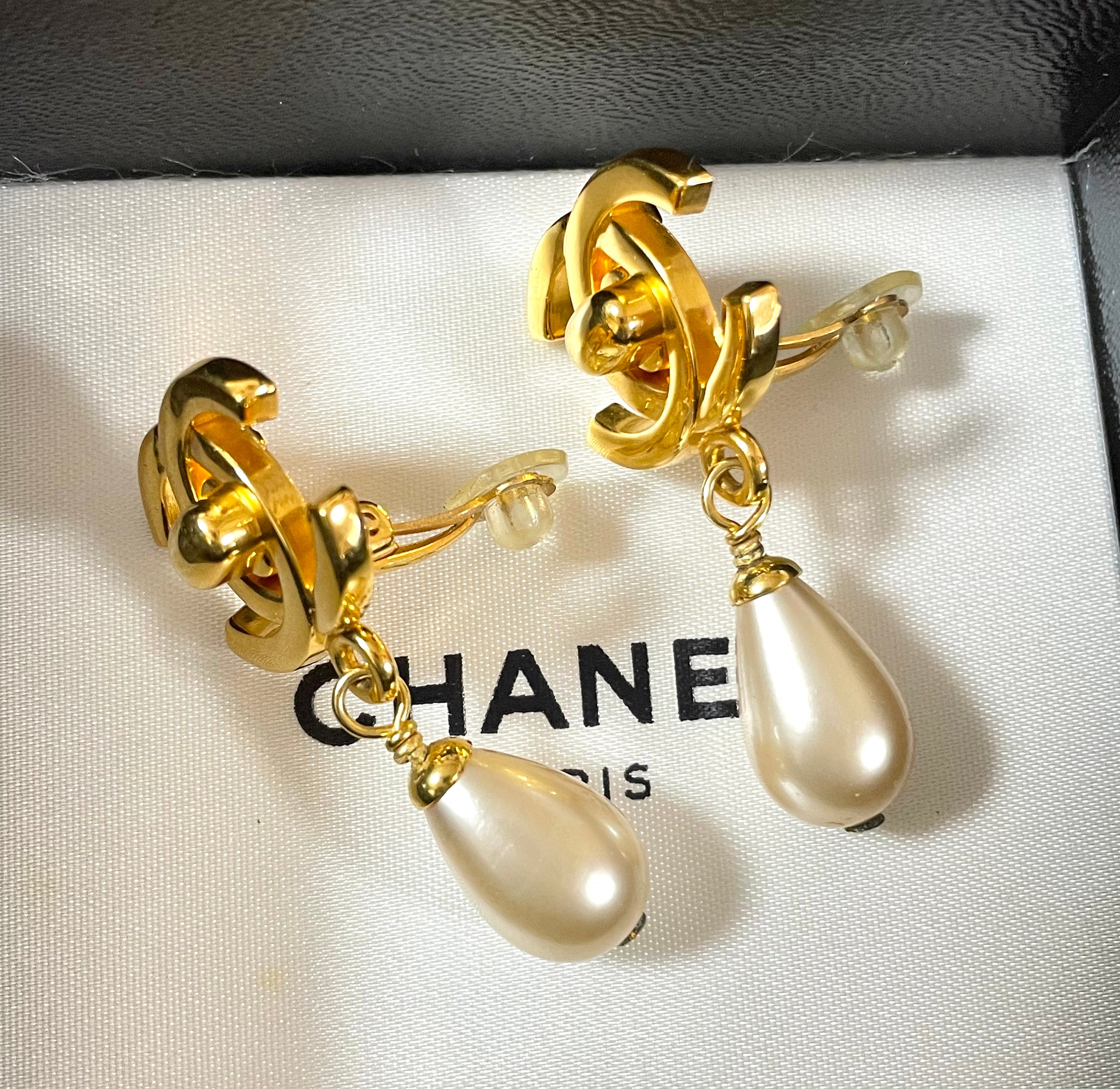 CHANEL シャネル C18K Forest Leaf CC Logo Fake Pearl Long Drop