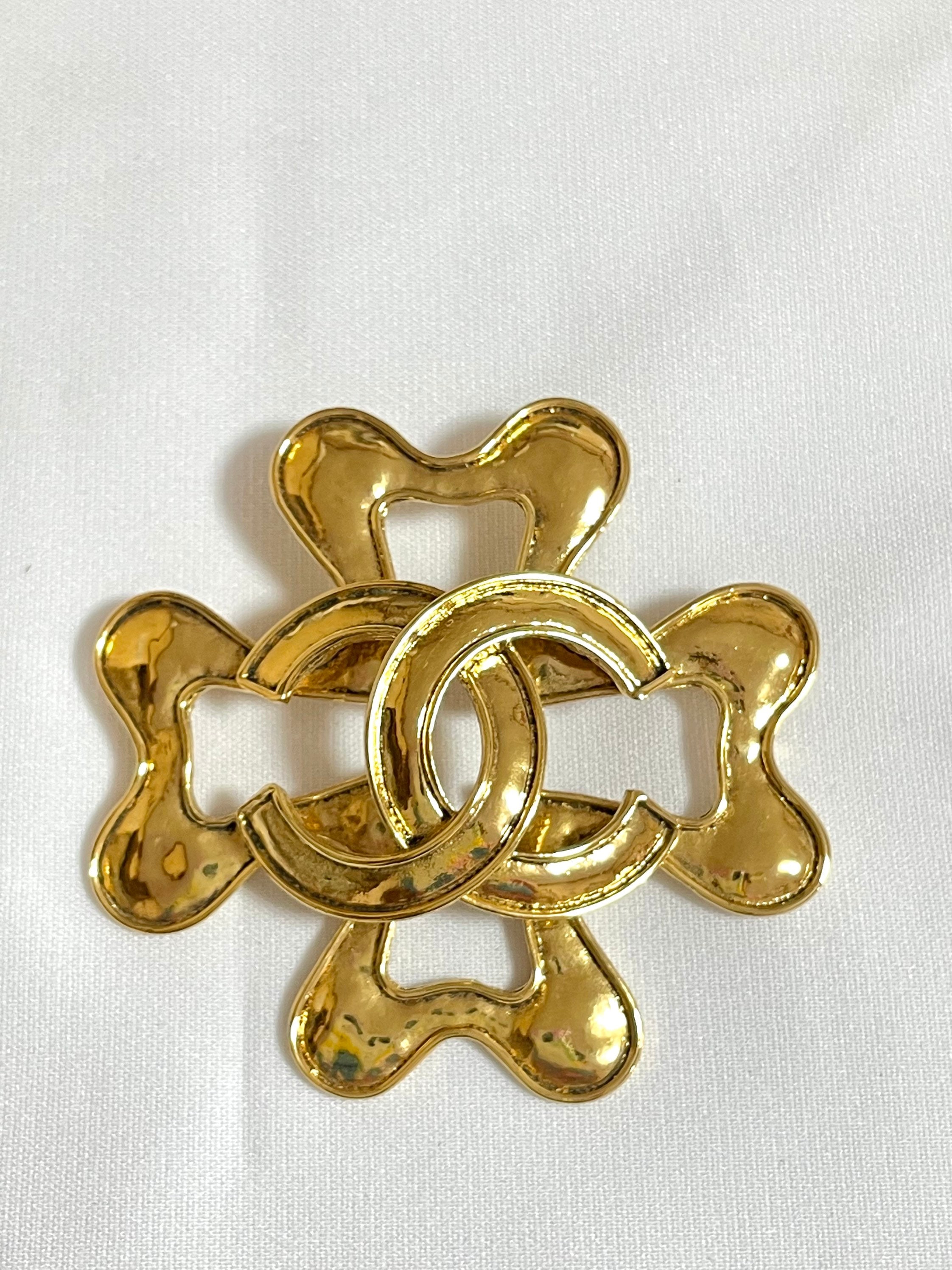1990s Vintage CHANEL Large Flower Clover Brooch | CC Logo | Iconic