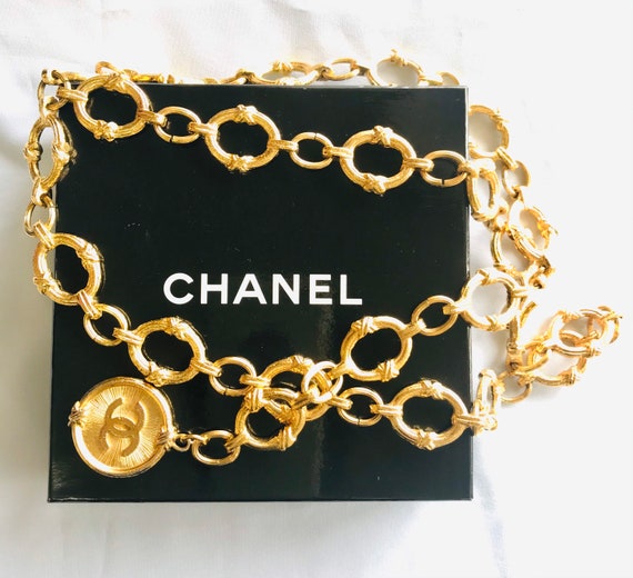 Vintage CHANEL Nice and Heavy Thick Golden Chain Belt With Large CC Motif  Charm. Double Chain Design at Front. Gorgeous Belt. -  Canada