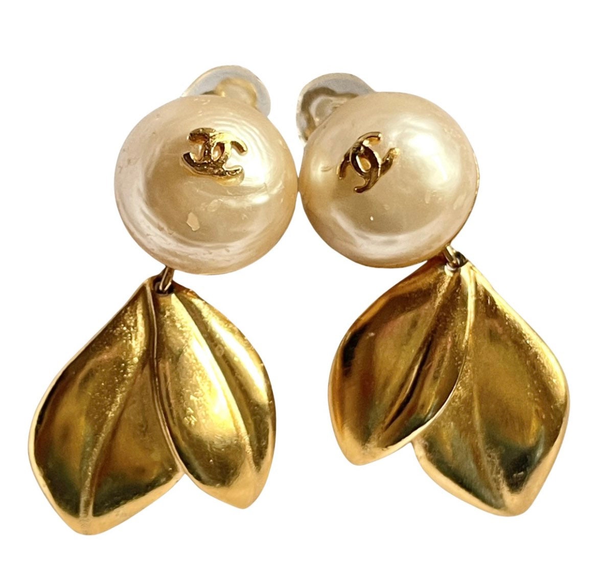 Vintage CHANEL Flower and Leaf Design Faux Pearl CC Earrings. 