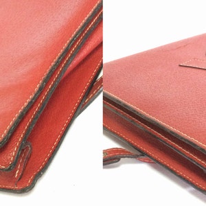 Vintage Valentino Garavani red pigskin shoulder clutch bag with unique logo stitch mark. image 5