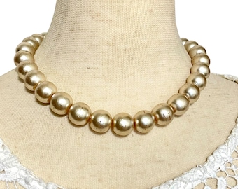 Vintage CELINE faux pearl necklace with oversized logo toggle clasp. 44 cm statement necklace. Rare 1990s Celine jewelry. 080623ac1