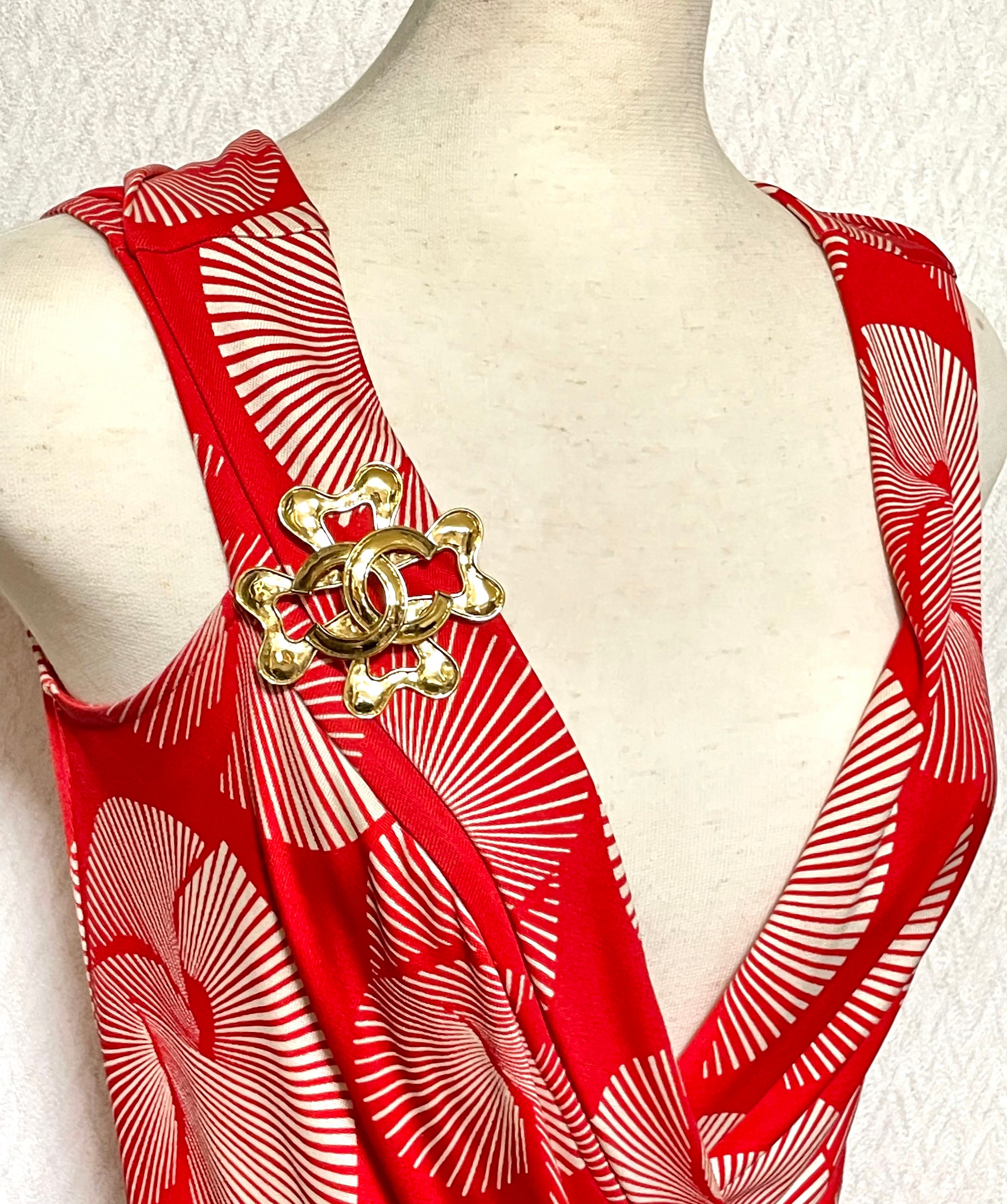 1990s Vintage CHANEL Large Flower Clover Brooch | CC Logo | Iconic