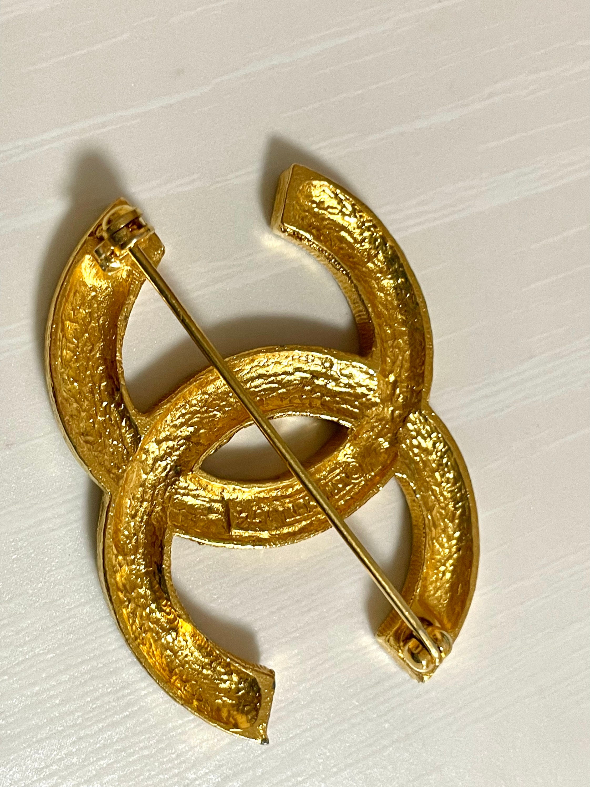 Vintage CHANEL Gold tone hat shape pin brooch. Hat with bow. Very chic –  eNdApPi ***where you can find your favorite designer  vintages..authentic, affordable, and lovable.