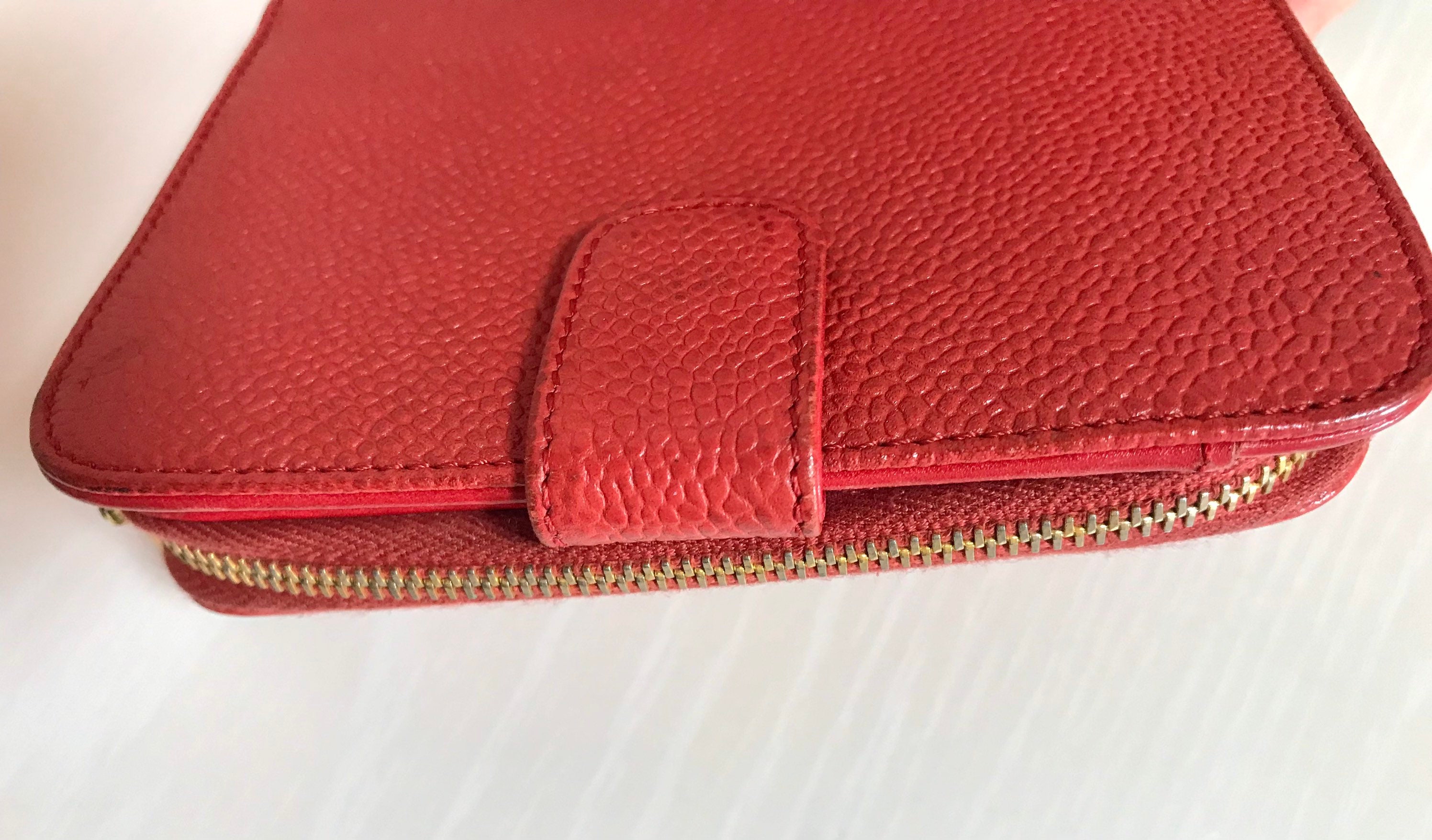 Vintage CHANEL Red Caviar Skin Round Zipper Wallet With CC 