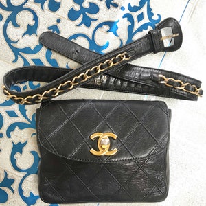 Vintage CHANEL black leather waist purse, fanny pack with golden chain belt and CC closure hock. 60-67cm, 23.526.3. 0506305 image 10