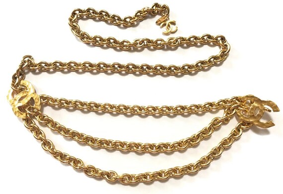 Vintage CHANEL Gold Triple Chain Belt With CC Charms – 1980s  display picture 2