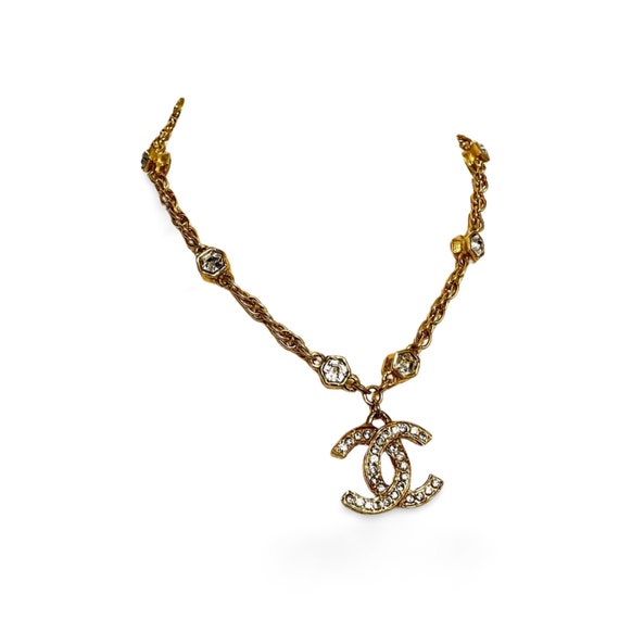 Vintage CHANEL chain and gripoix glass necklace w… - image 9