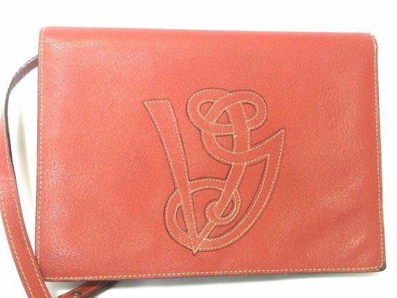 Vintage Valentino Garavani Red Pigskin Shoulder Clutch Bag With Unique Logo Stitch Mark