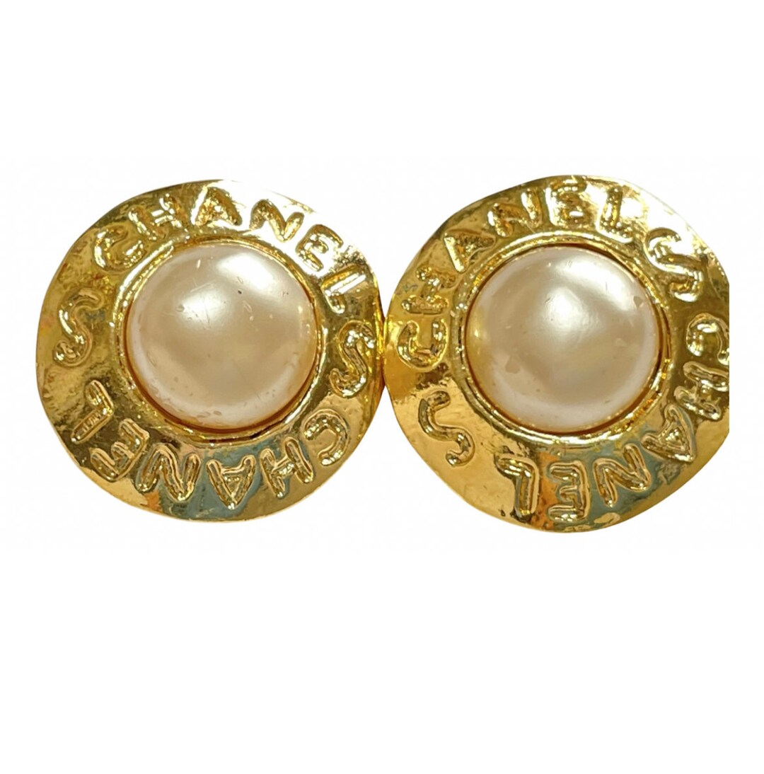 Vintage CHANEL Golden Round Shape Faux Pearl Earrings With Vintage CHANEL Golden Round Shape Faux Pearl Earrings With