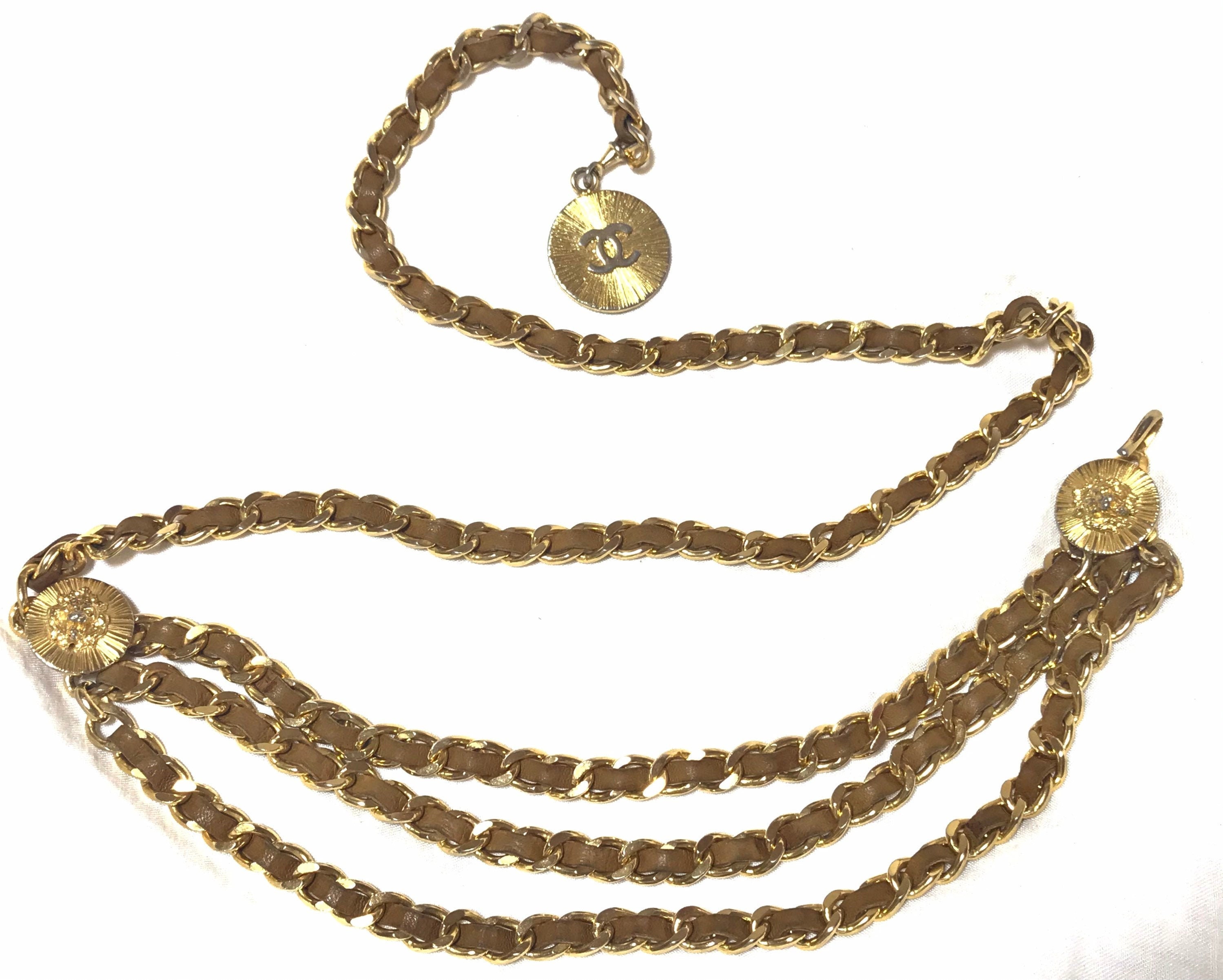 Triple link CHANEL belt Vintage CHANEL 1980s Vintage Gold Logo CC Pendant Triple Chain Belt  main image 3