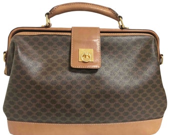 Vintage Celine brown triomphe doctor bag with tanned brown leather trimming. Classic unisex use bag. riri zipper. 050315r3