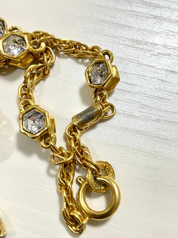 Vintage CHANEL chain and gripoix glass necklace w… - image 5