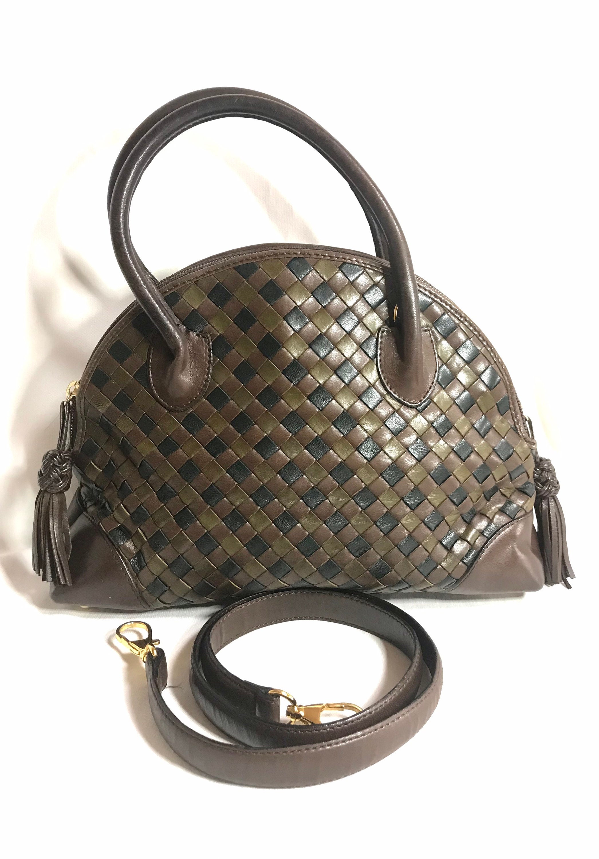 Bottega Veneta The Knot intrecciato gold-tone clutch  Bottega veneta  handbag, Genuine leather purse, Genuine leather handbag