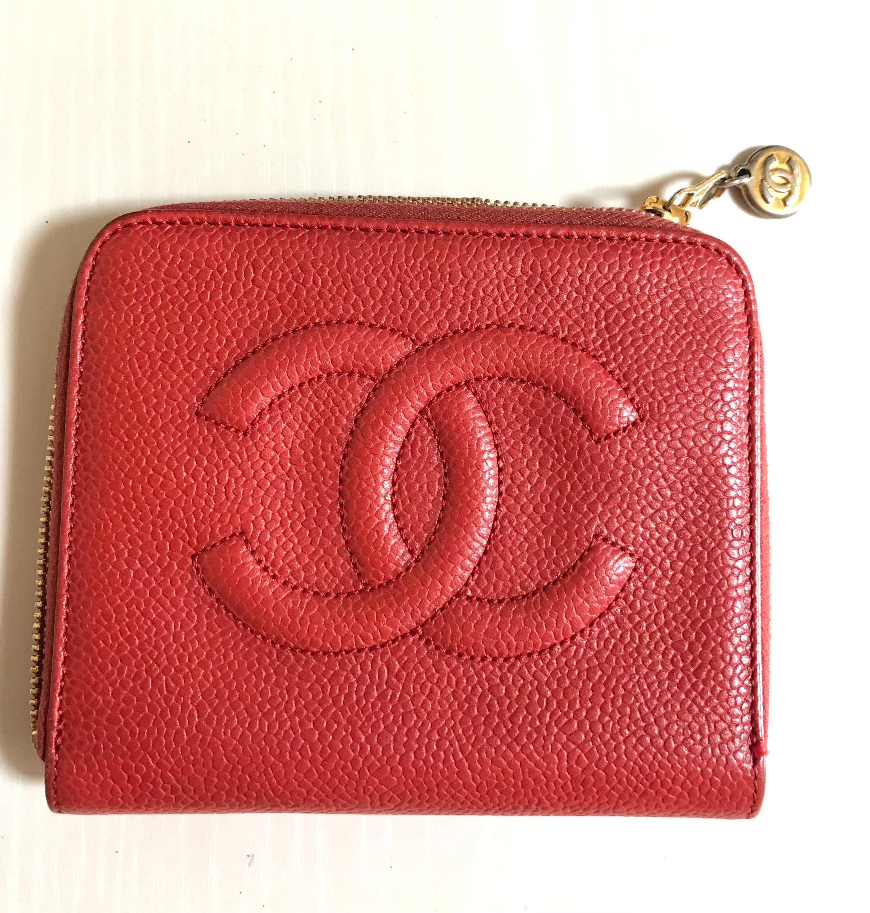 Vintage CHANEL Red Caviar Skin Round Zipper Wallet With CC 