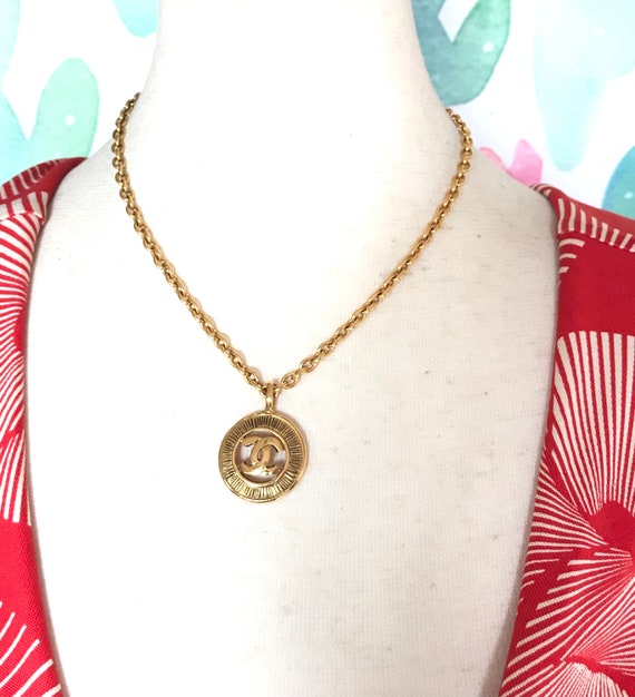CHANEL NECKLACE Gold Plated Chain CC Logo Round Pendant GP Vintage Authentic