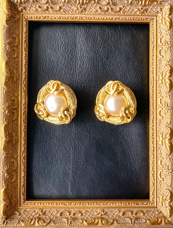 Vintage CHANEL Large Golden Round Earrings With Faux Pearl