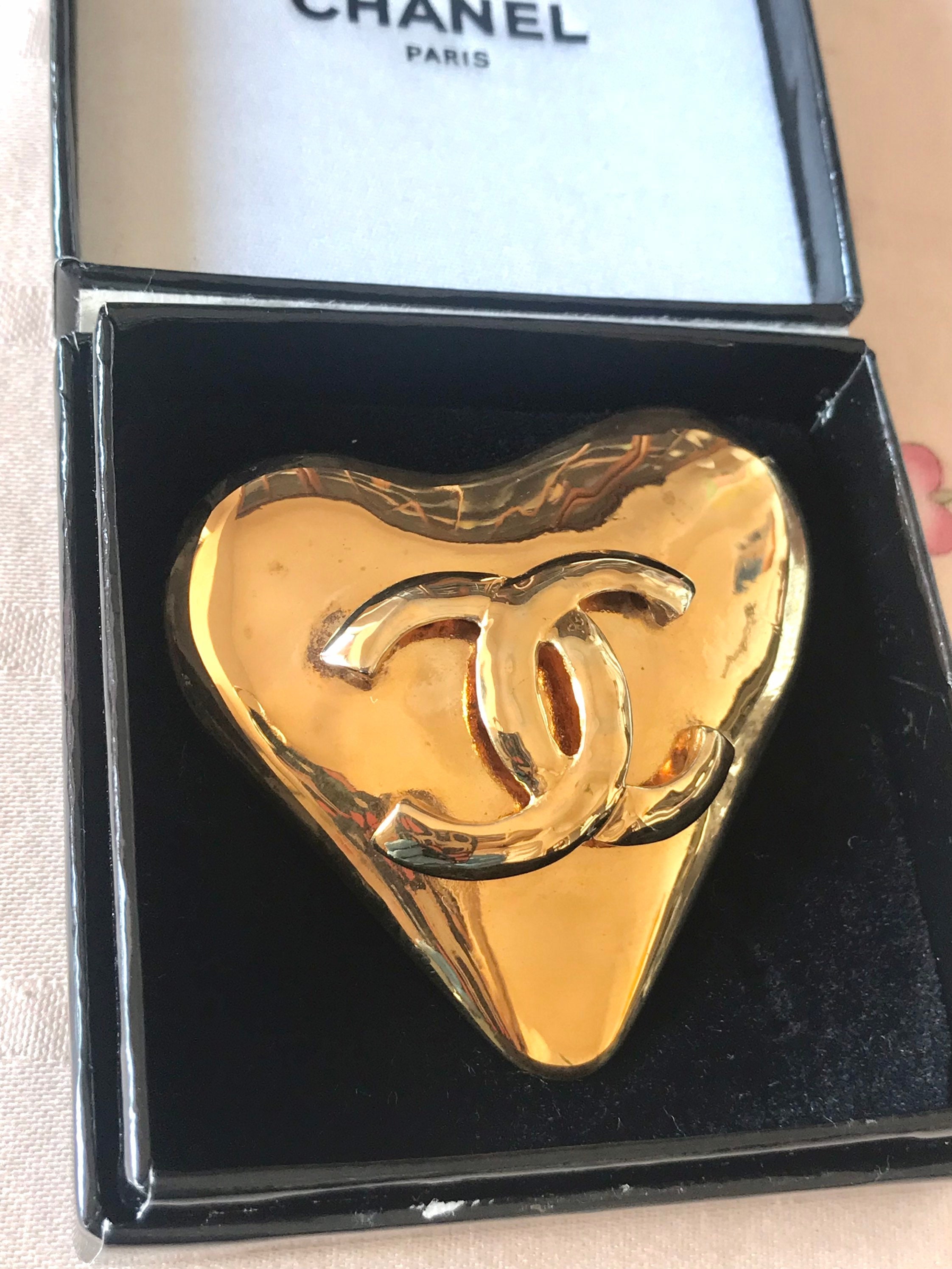 Vintage CHANEL Golden Heart Brooch With CC Mark. Cute Jewelry