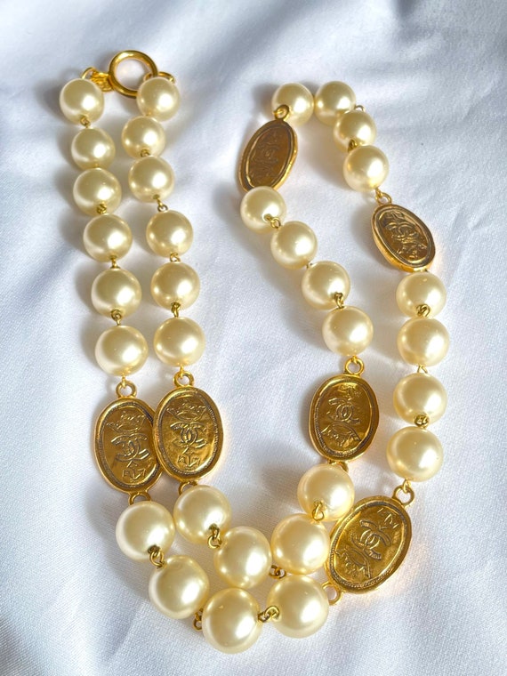 Vintage CHANEL Classic Faux Pearl Necklace With Oval CC Coin 