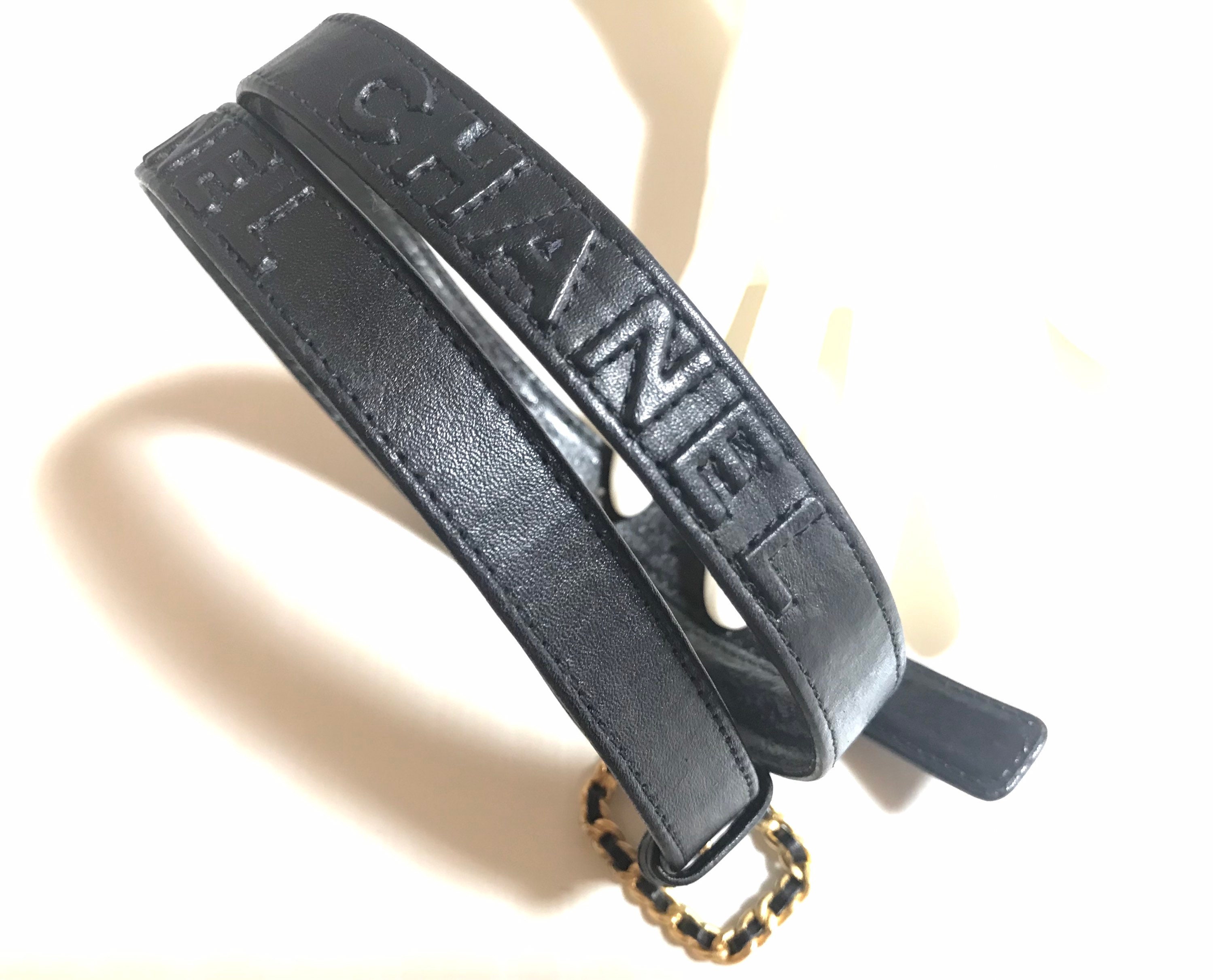 Vintage CHANEL Black Skinny Belt With Golden Chain Buckle  display picture 1
