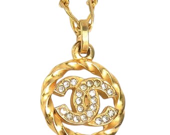 Vintage Chanel Rhinestone CC Necklace Twisted Round Frame Gold Tone Pendant 1980s Classic Logo Jewelry 40.5cm 080723k1r