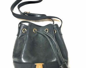 バッグ Vintage Ferragamo Vara hardware handbag s-l400.jpg