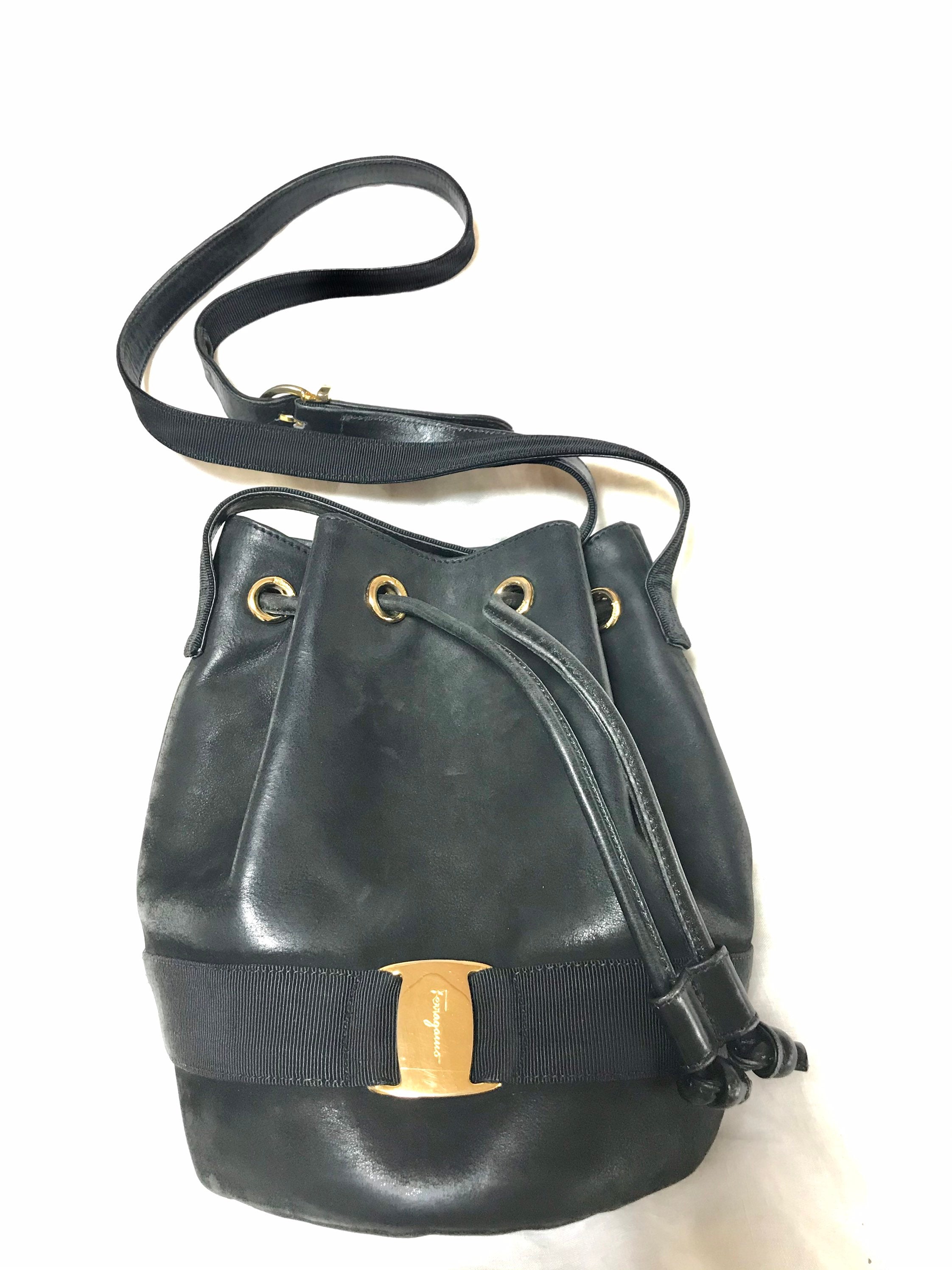 Vintage Salvatore Ferragamo Black Leather Hobo Style Shoulder Bag with Vara Logo Motif and Drawstrings. Classic Bag for Daily Use. 050317r1