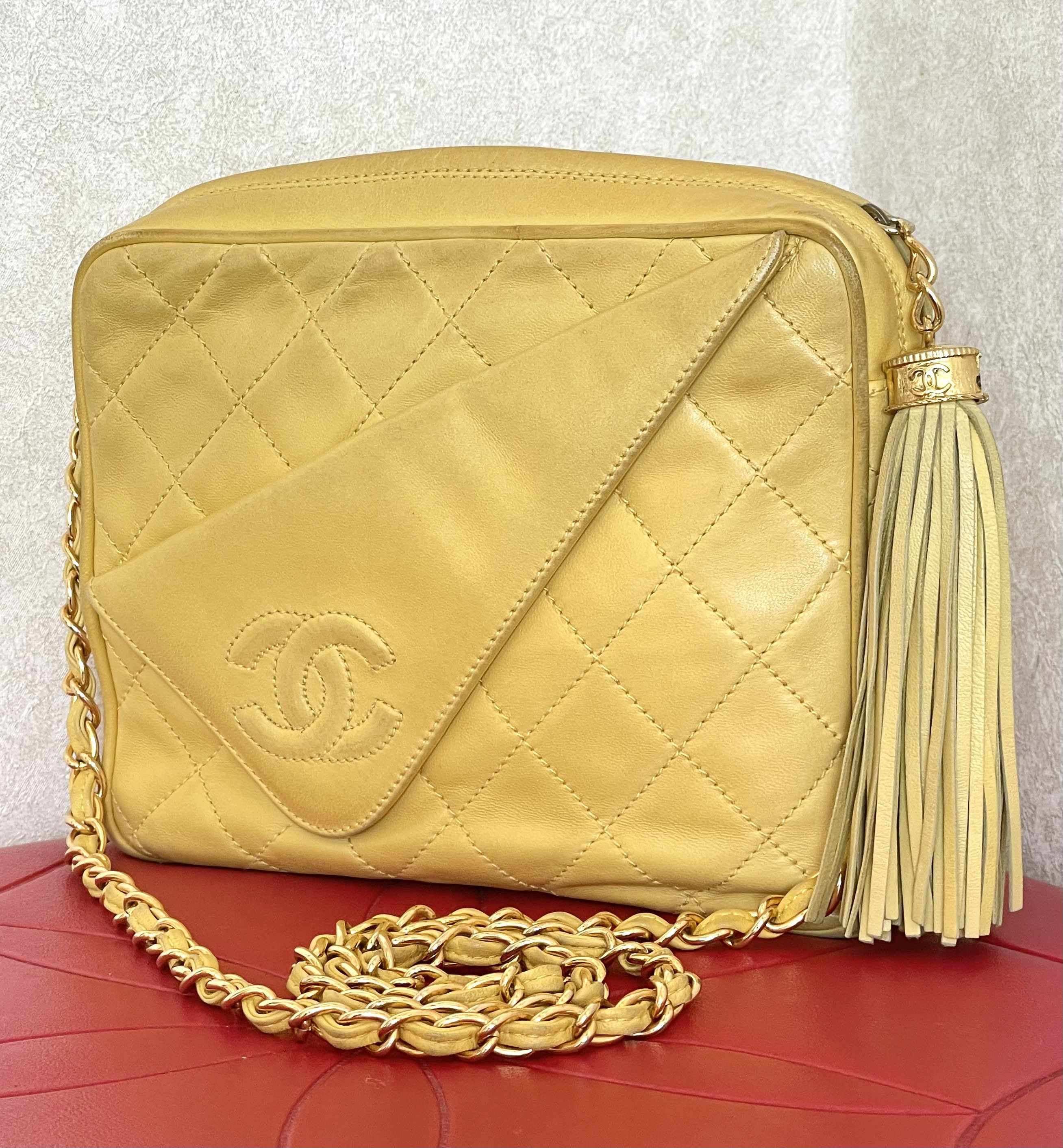 Vintage CHANEL yellow lambskin camera type chain shoulder bag with collar  flap design. CC stitch mark. 050118rk1