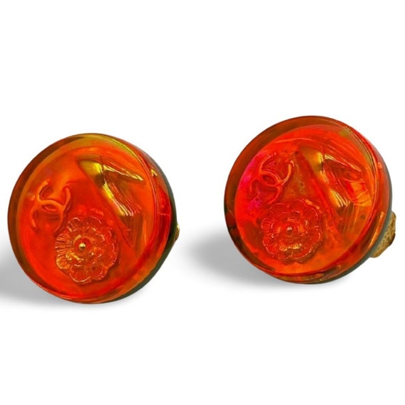 CHANEL オーロラ パーツ Vintage CHANEL Orange Aurora Earrings. Iconic Charm Inclusions
