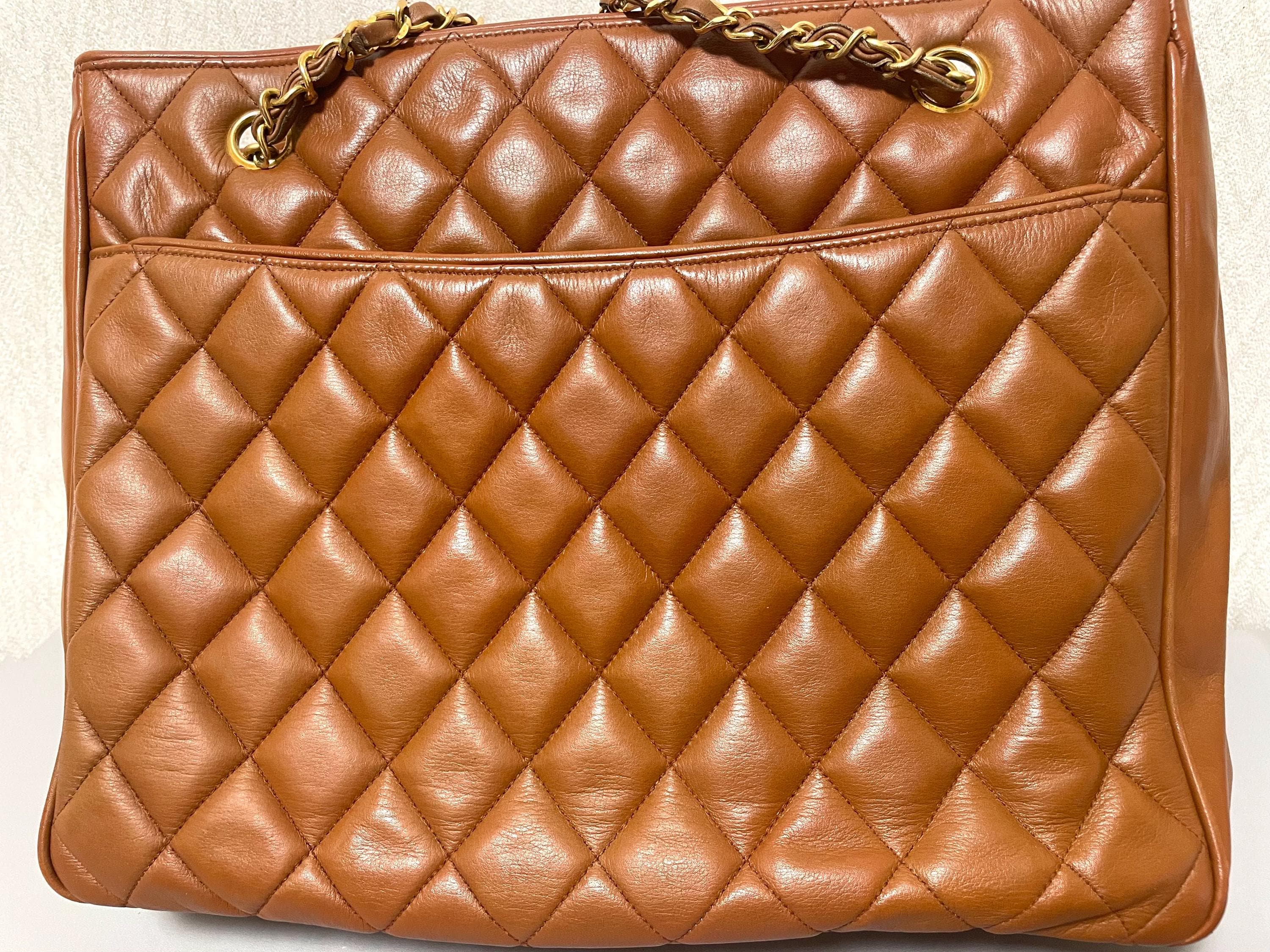 バッグ vintage made in ITALY CHANEL bag Vintage CHANEL Brown Quilted Leather Classic Tote Bag. 1980s Chain