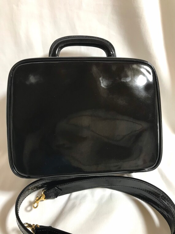 Vintage CHANEL patent enamel vanity bag, lunchbox… - image 5