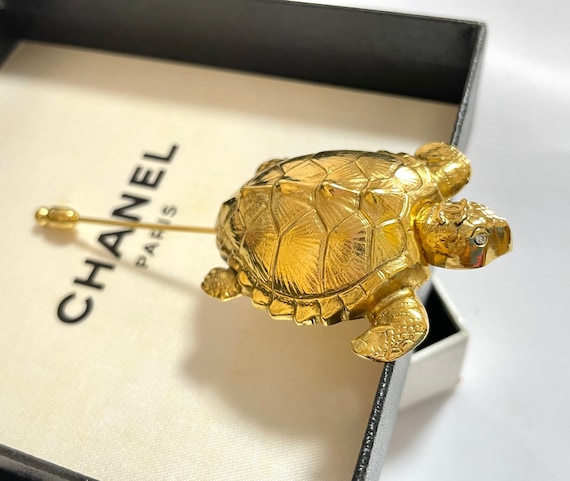 Vintage CHANEL Golden Turtle Pin Brooch With CC Mark. Can Be 