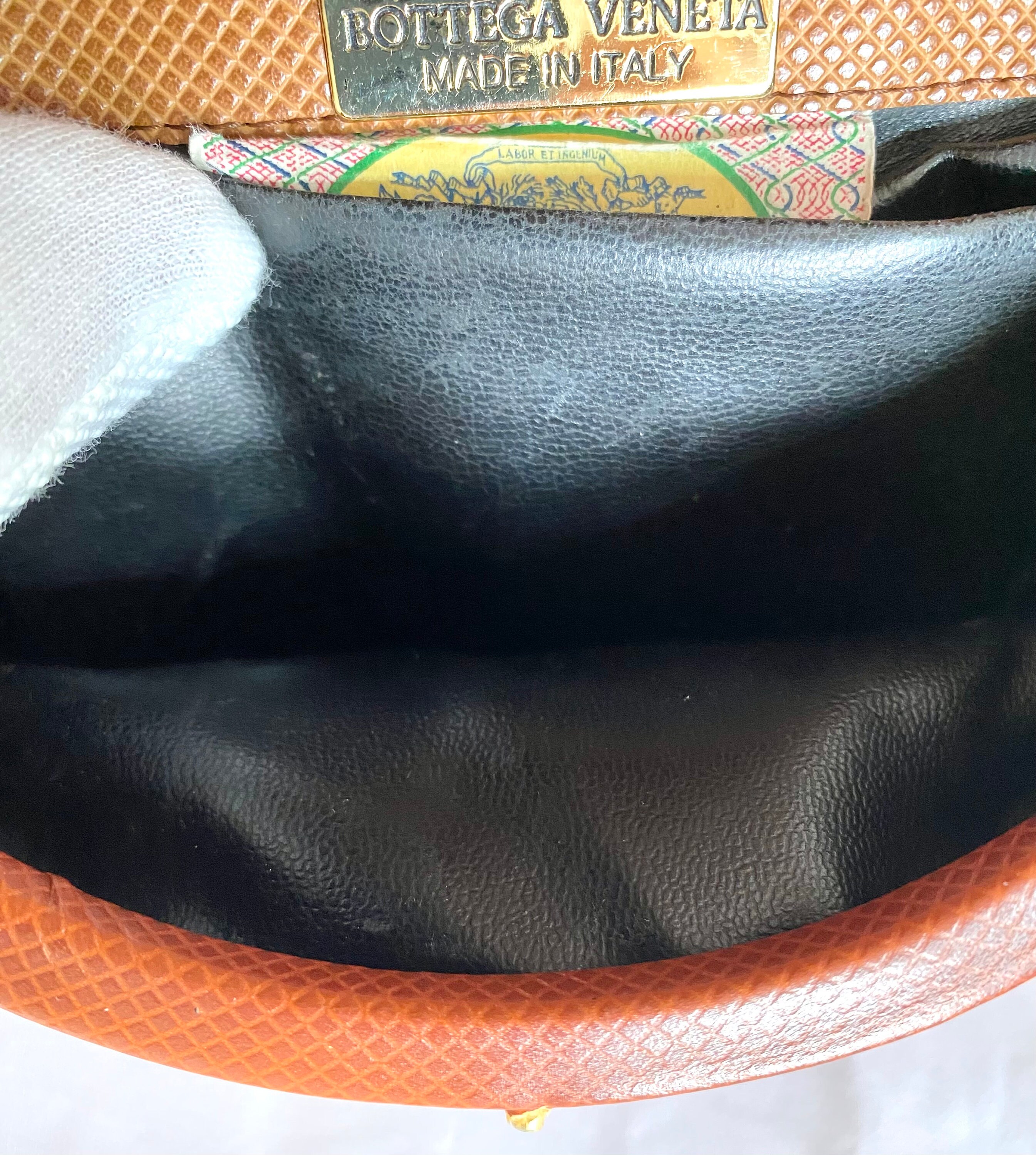 Vintage Bottega Veneta Fisherman-style Shoulder Bag — Brown